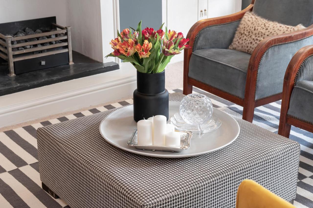 Central Apartment With Private Parking 바스 외부 사진